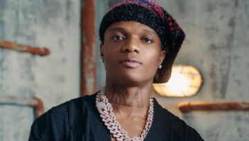 Afrobeats Rivalry Heats Up: Wizkid Taunts Davido, Calls Him “001 Only in Your House”